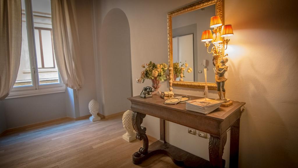 Stunning Apt 5min Walk to Duomo Florenz Exterior foto