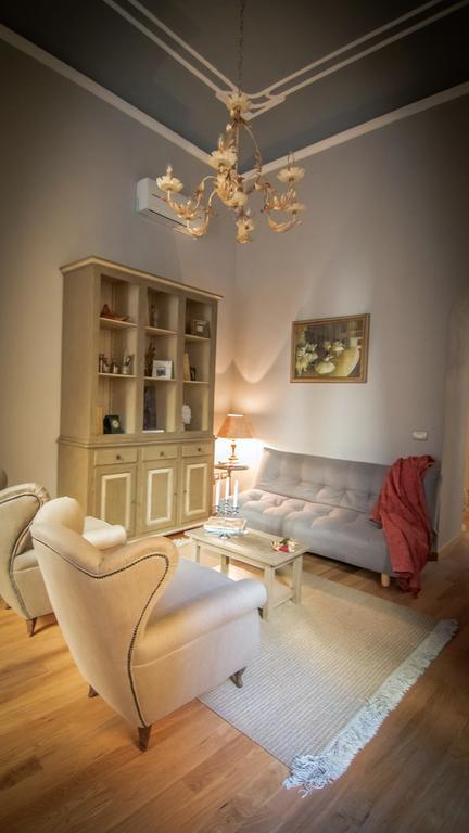 Stunning Apt 5min Walk to Duomo Florenz Exterior foto