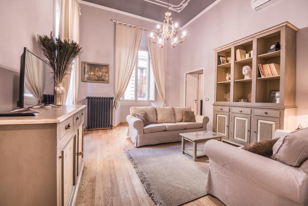 Stunning Apt 5min Walk to Duomo Florenz Exterior foto